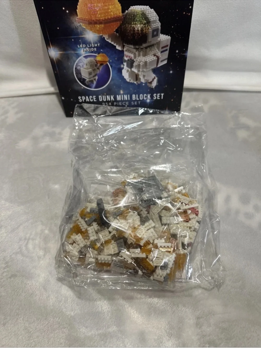 Toyzon NASA Space Anomaly Space Dunk Mini Block Set Led Light Kit 954 Pieces
